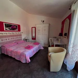 Locazioni Brevi La Rosaviola Guest Teulada